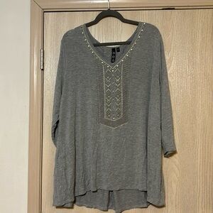 3/4 sleeve gray embellished top